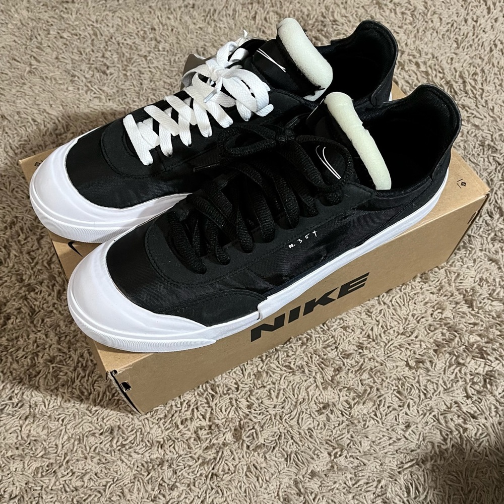 Nike drop type shoes brand new